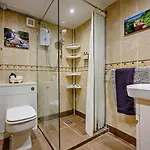 2 Bed In Penrith Oc-90415 *