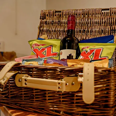 2 Bed In Gamblesby 90415 *