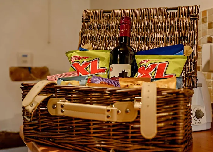 2 Bed In Penrith Oc-90415 *